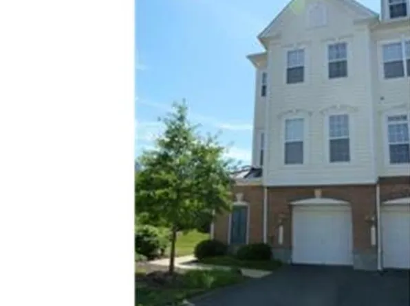 14473 Macon Grove Ln, Gainesville, VA 20155