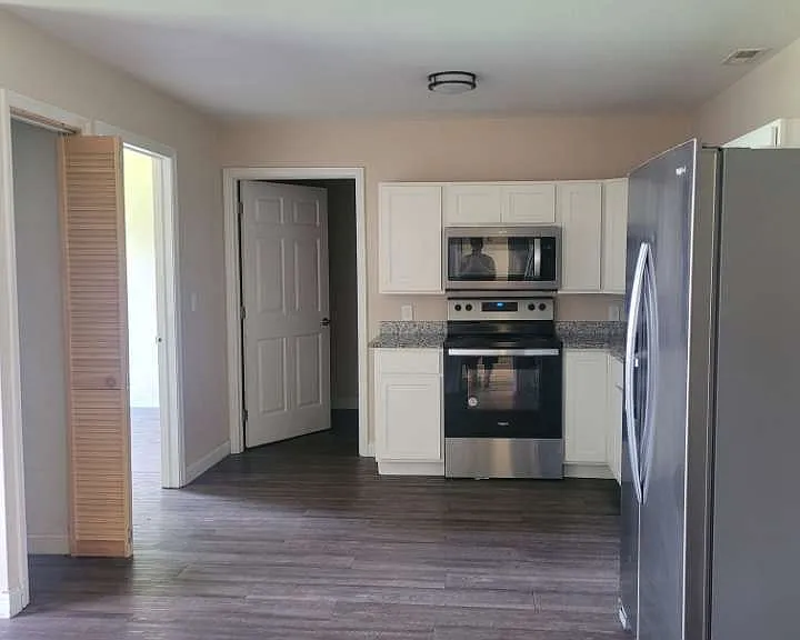 50 Westwood Dr — Photo 6