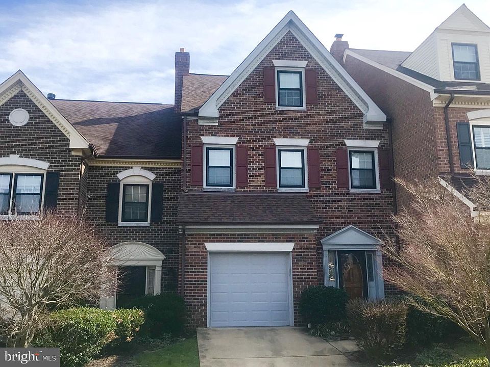 1st image of 6315 Chaucer View Cir