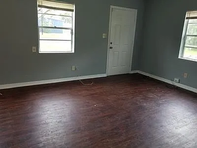 18 Rollins Ave — Photo 3