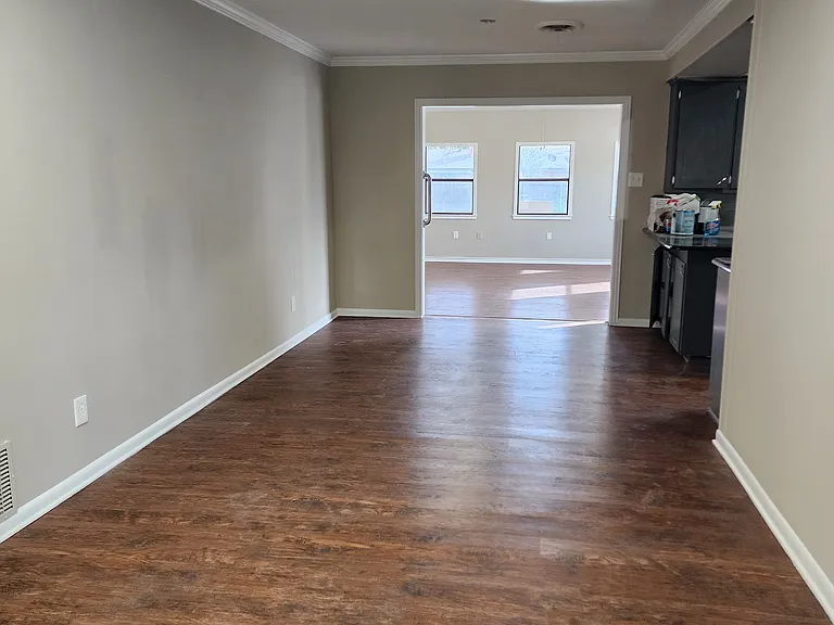 465 W Marshall Dr — Photo 3