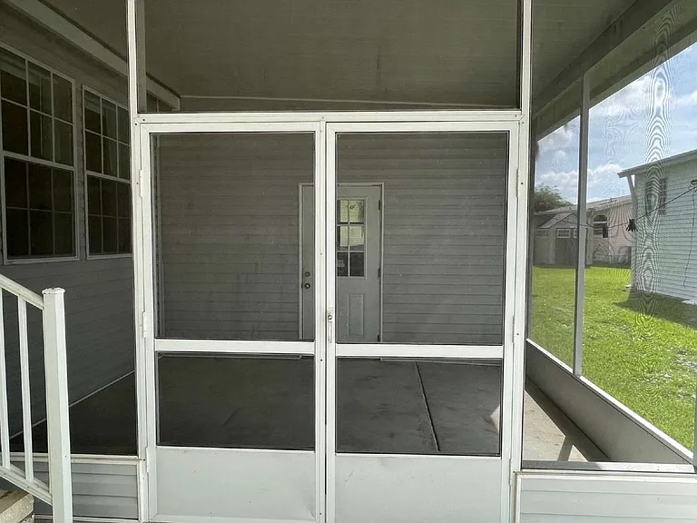 5453 Williamsburg Ln — Photo 3