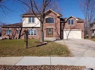 280 Illinois Blvd, Hoffman Estates, IL 60169