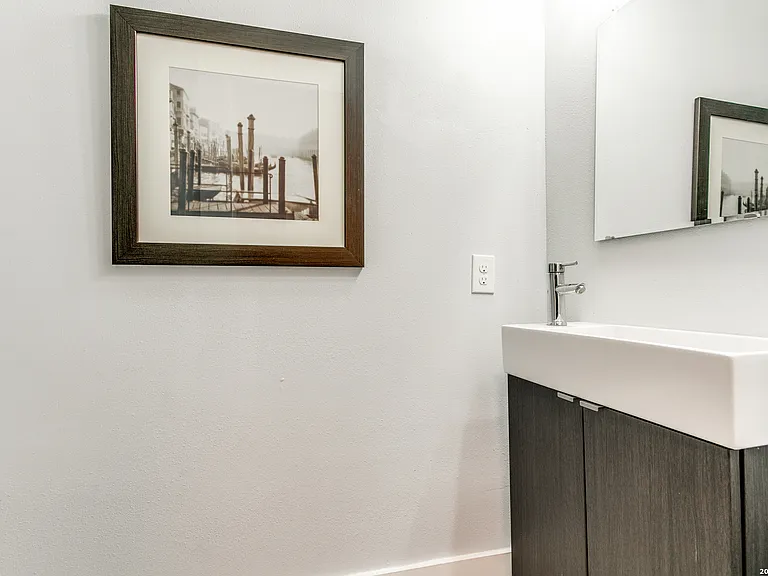 312 Burleson St — Photo 12