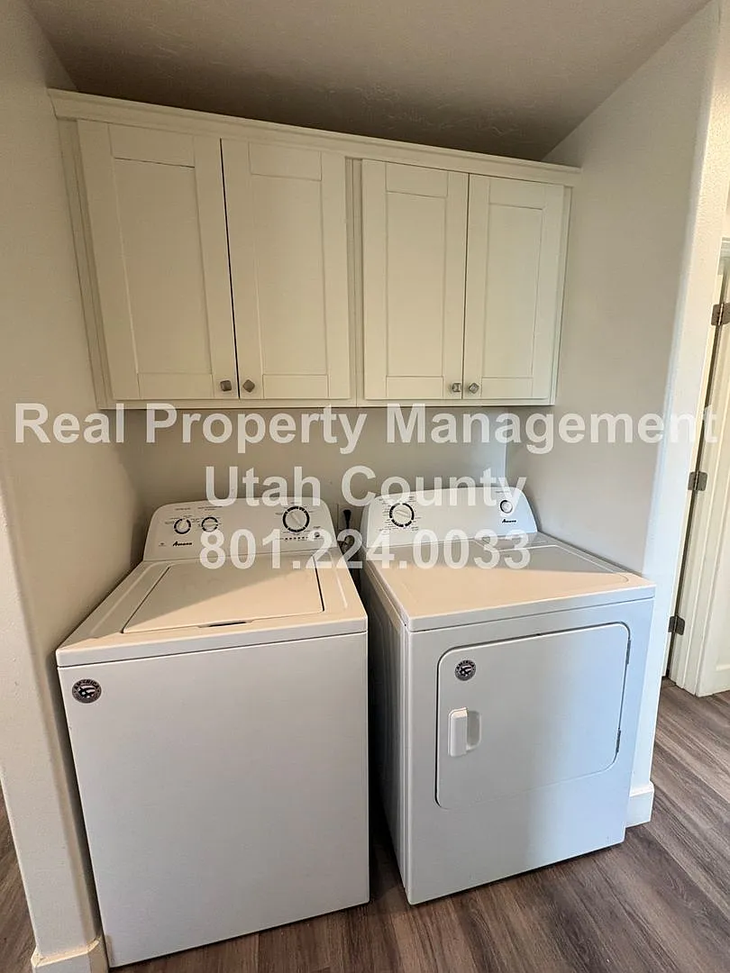 Home in Orem Next Door to Park — Photo 4