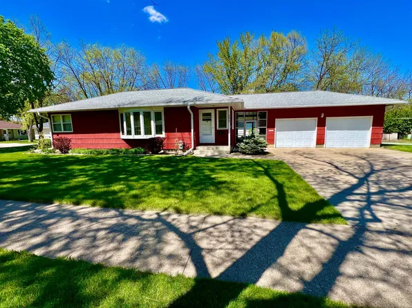 506 W Southview Dr, Marshall, MN 56258