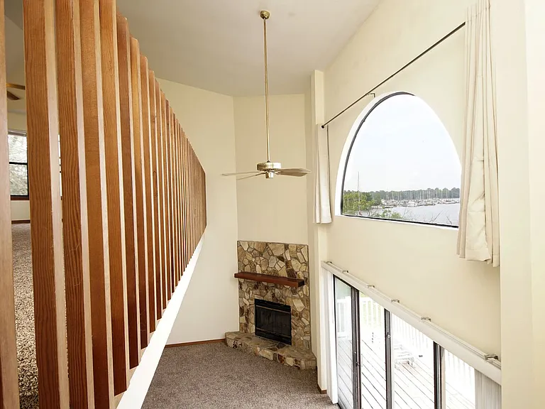 561 Bayshore Dr — Photo 21