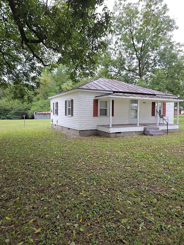 2 bed, 1.0 bath, $1,250 — Photo 3