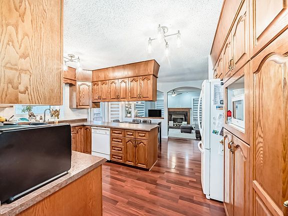 5th image of 6223 162b Ave NW