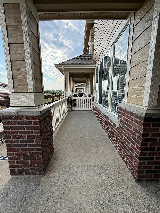 3 bed, 2.5 bath, 1455 sqft, $2,500 — Photo 2