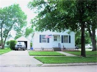 600 6th Ave, Charles City, IA 50616