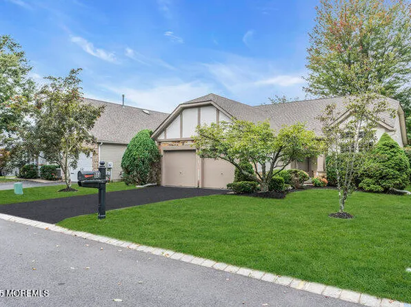11 Sedgwick Square, Jackson, NJ 08527