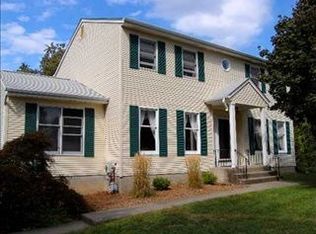 7 Georges Ct, Warwick, NY 10990