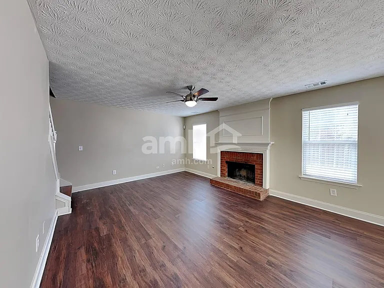 1728 Silverchase Dr SW — Photo 8