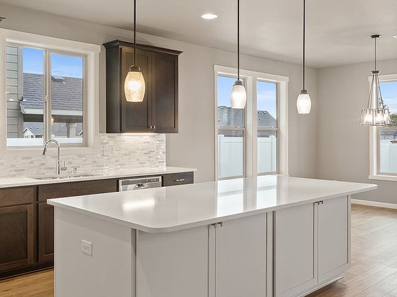 4704 E Junco ST by Aho Construction