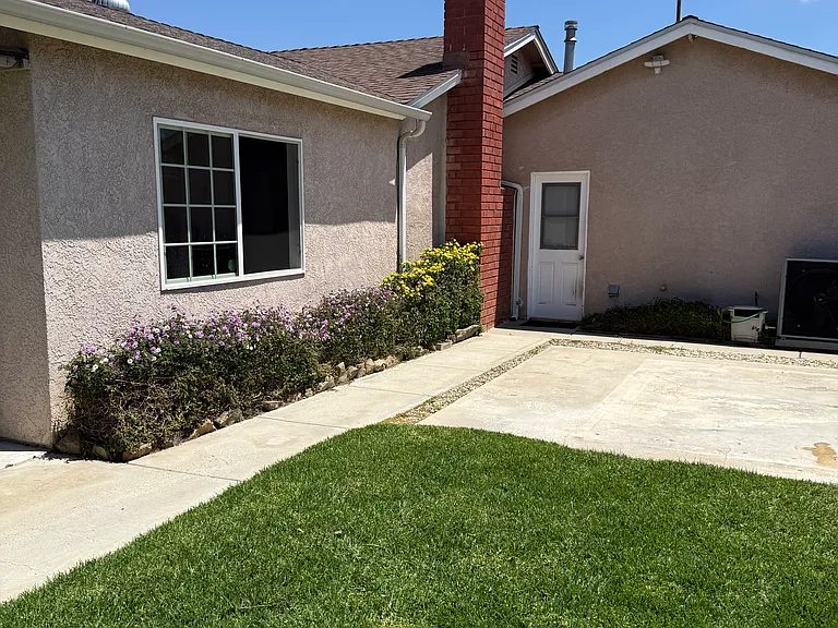 891 Rosewood Ave — Photo 53