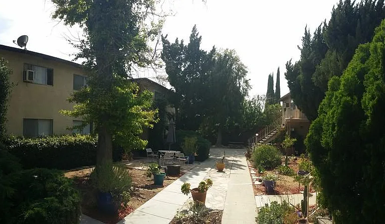6439 Shirley Ave — Photo 4