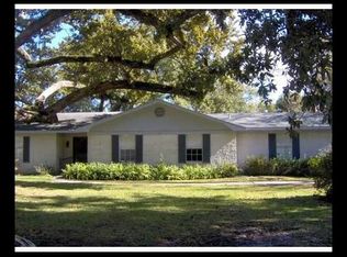 1416 Oldfield Dr, Moss Point, MS 39553