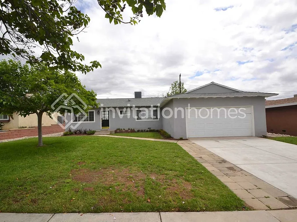 7153 Bradford Ave