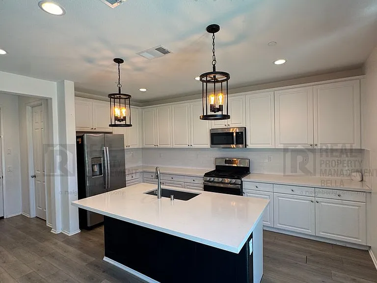 2807 Moonshimmer St — Photo 13