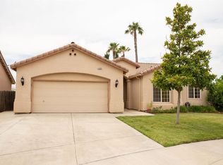 2890 Hillside Ct, Hanford, CA 93230