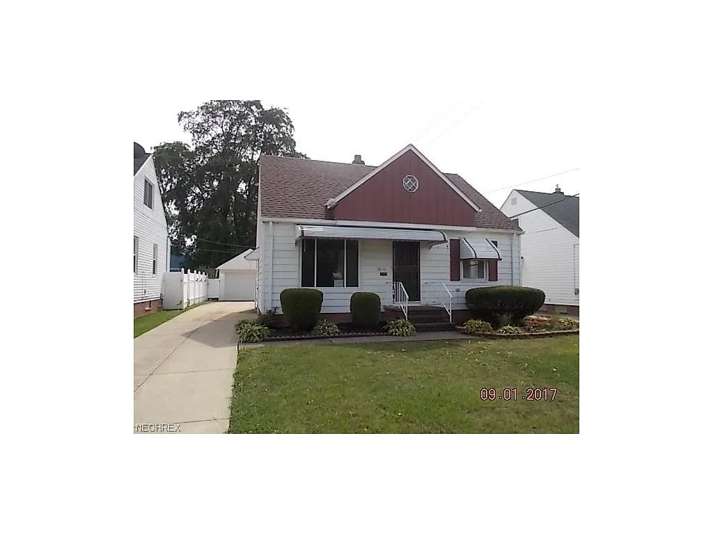18116 Garden Blvd photo 1