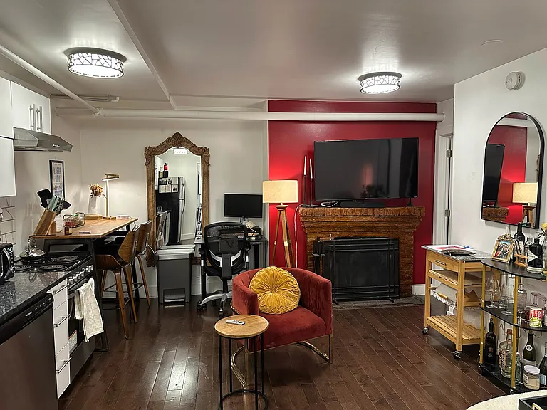 7 W 16th St #8 — Photo 7