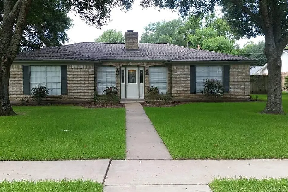 1 Hemlock Pl