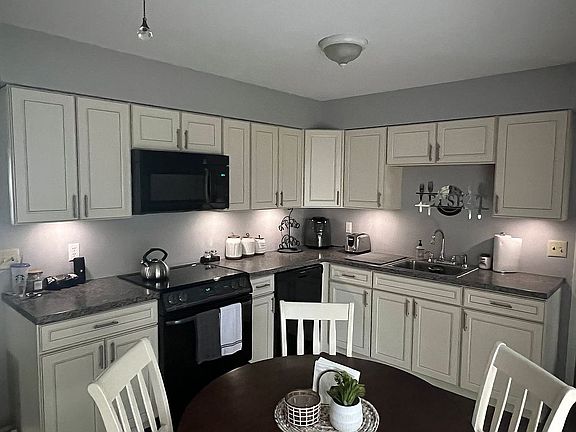 4th image of 1424 Plantation Dr
