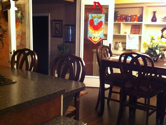 5th image of 913 Graceland Dr