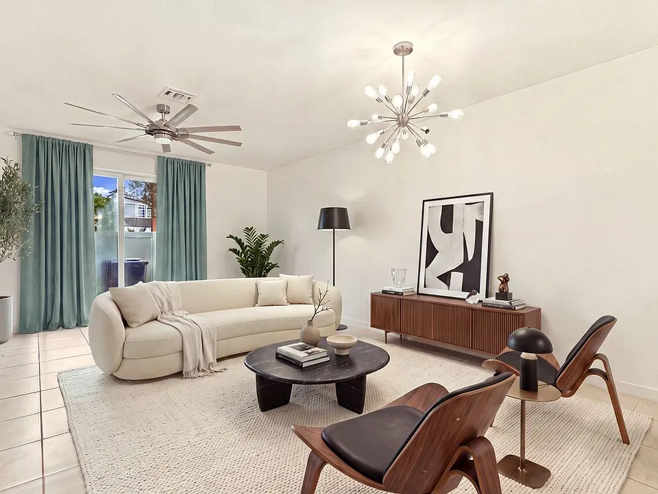 32 Bandol St