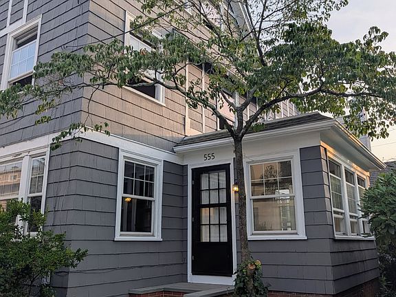 2nd image of 555 Lloyd Ave