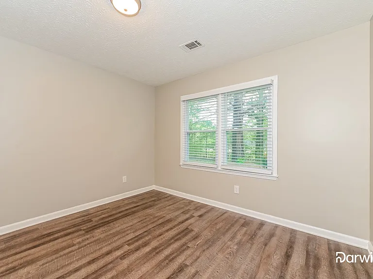 350 Cowan Rd SE — Photo 14