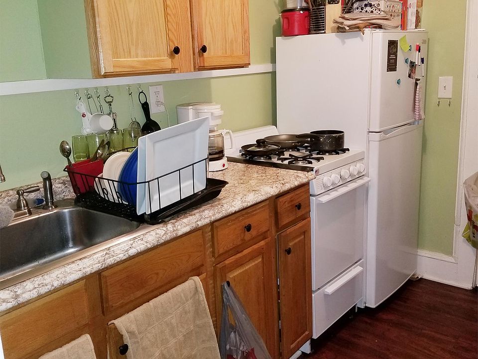 2nd image of 97 Murray St APT 12