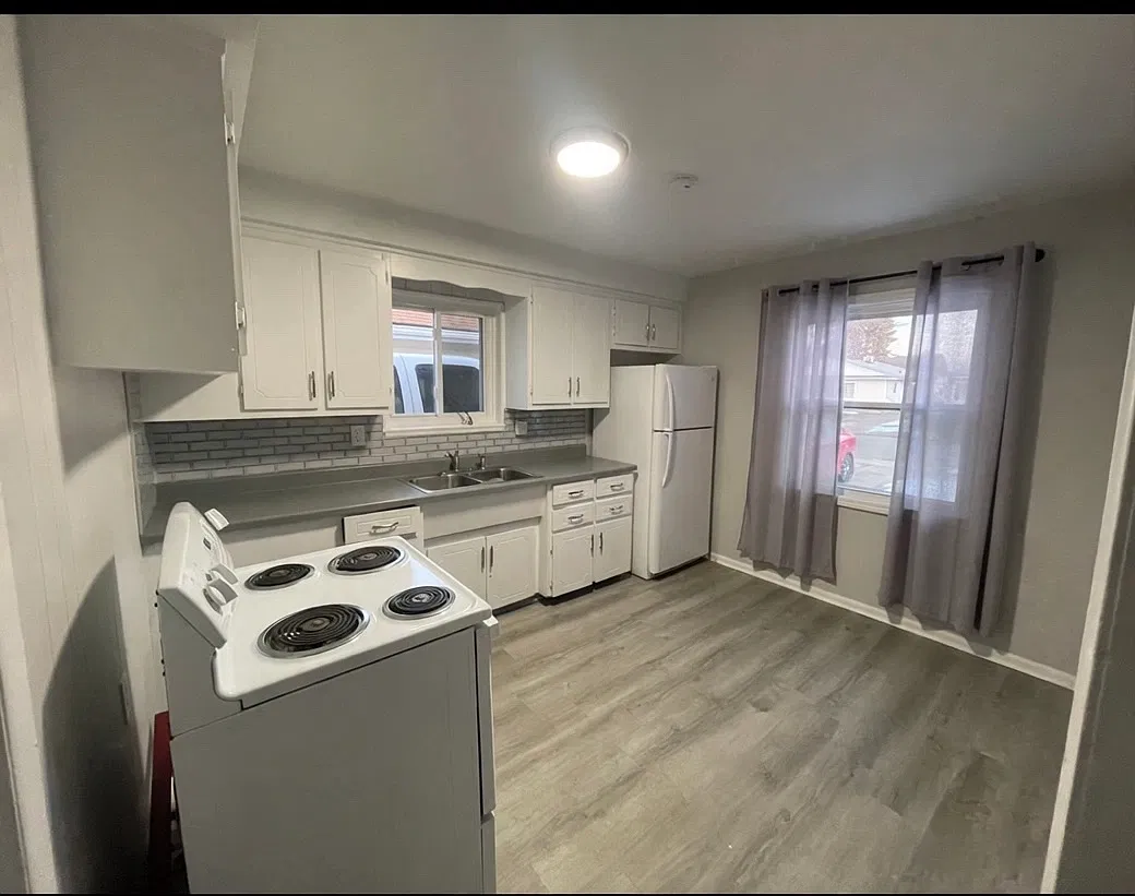 3 bed, 1018 sqft, $1,750 — Photo 3