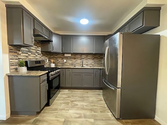 2nd image of 4700 Clair Del Ave APT 647
