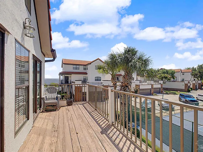 42 Baybridge Dr — Photo 28