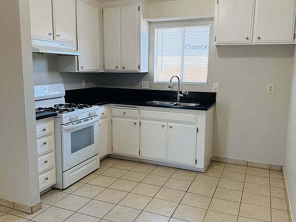 5th image of 9242 Park St