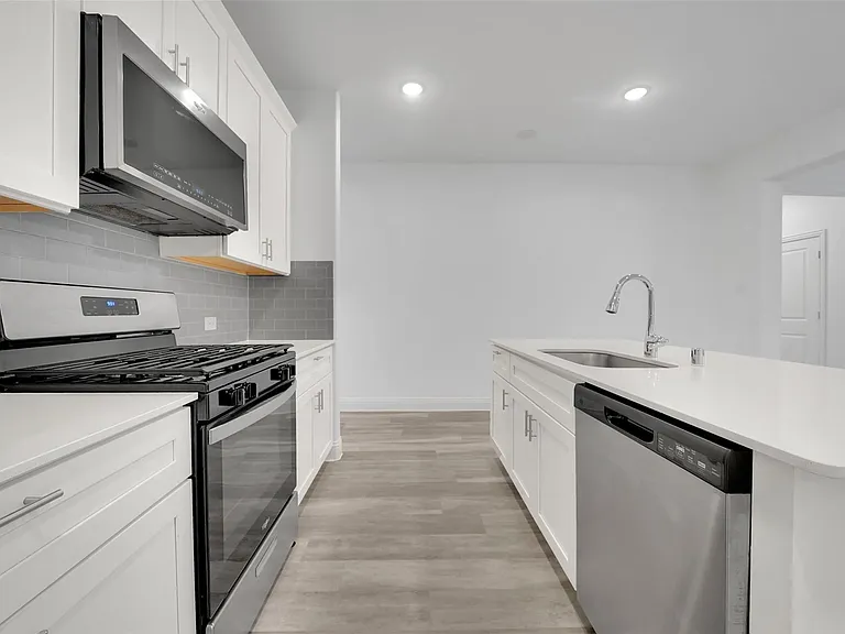 438 Camille Xing — Photo 9