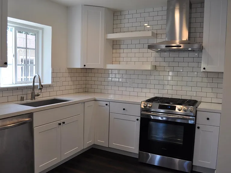 3701 S Saint Andrews Pl #1 — Photo 2