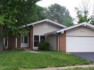 2008 Pheasant Run Dr, Maryland Heights, MO 63043