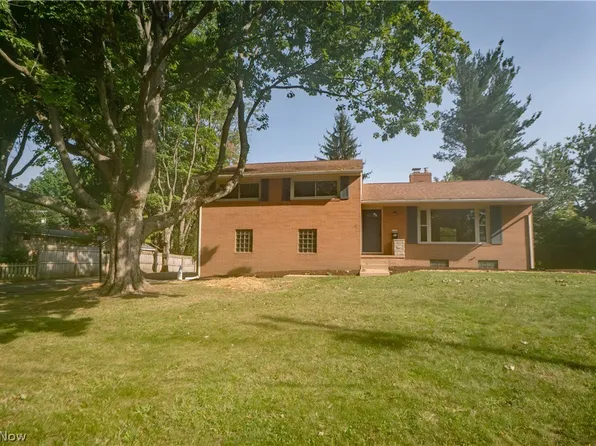 615 Summit St SE, North Canton, OH 44720