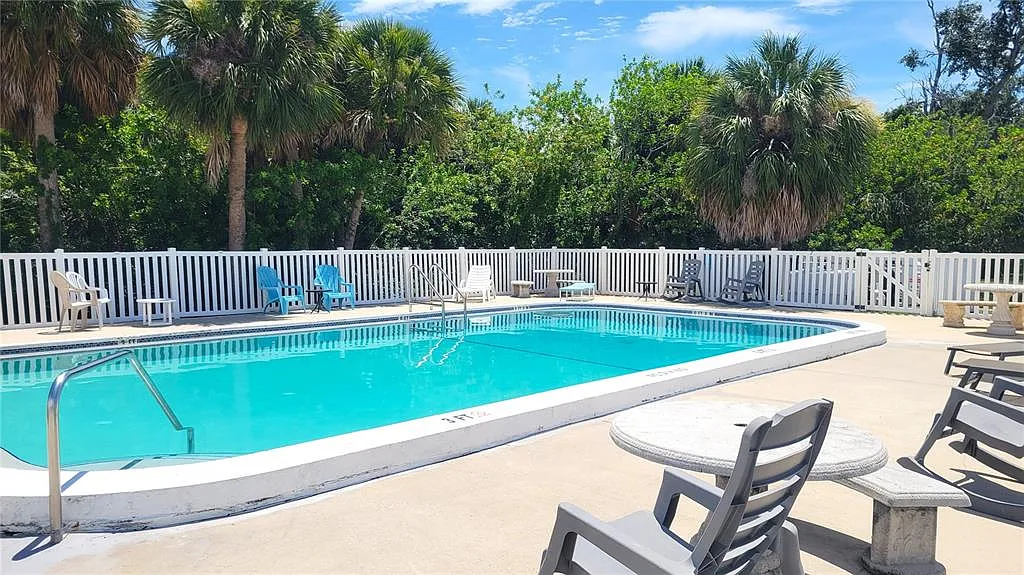 2 bed, 2.0 bath, 801 sqft, $1,545 — Photo 4