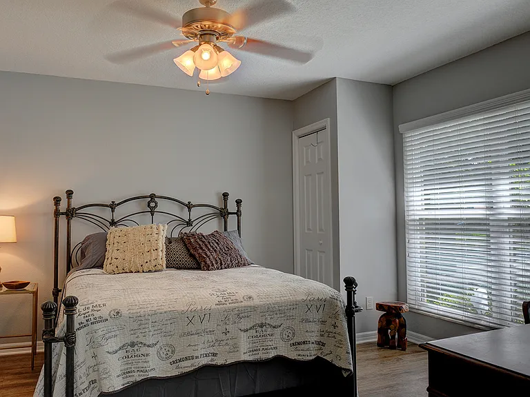 220 N Country Club Dr — Photo 9