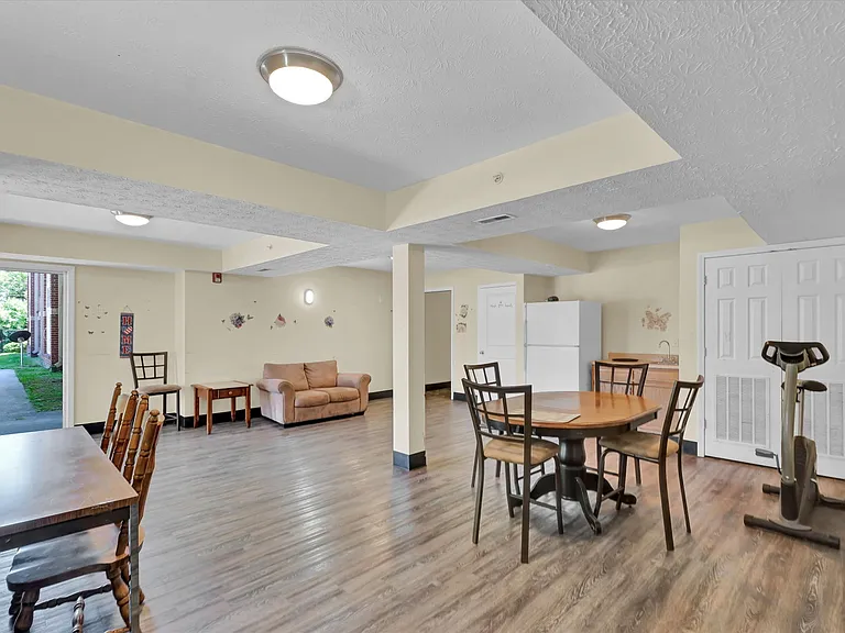 Rowan Place Apartments — Photo 7