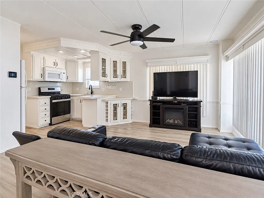 1 bed, 760 sqft, $1,450 — Photo 2