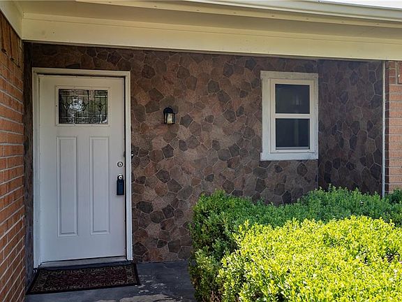 3rd image of 3046 Shane St