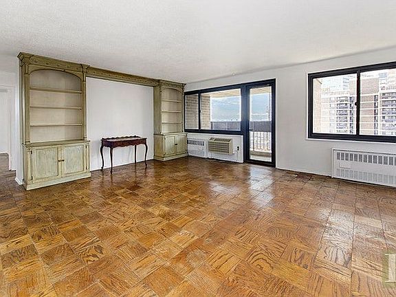 2nd image of 333 Pearl St APT 24C