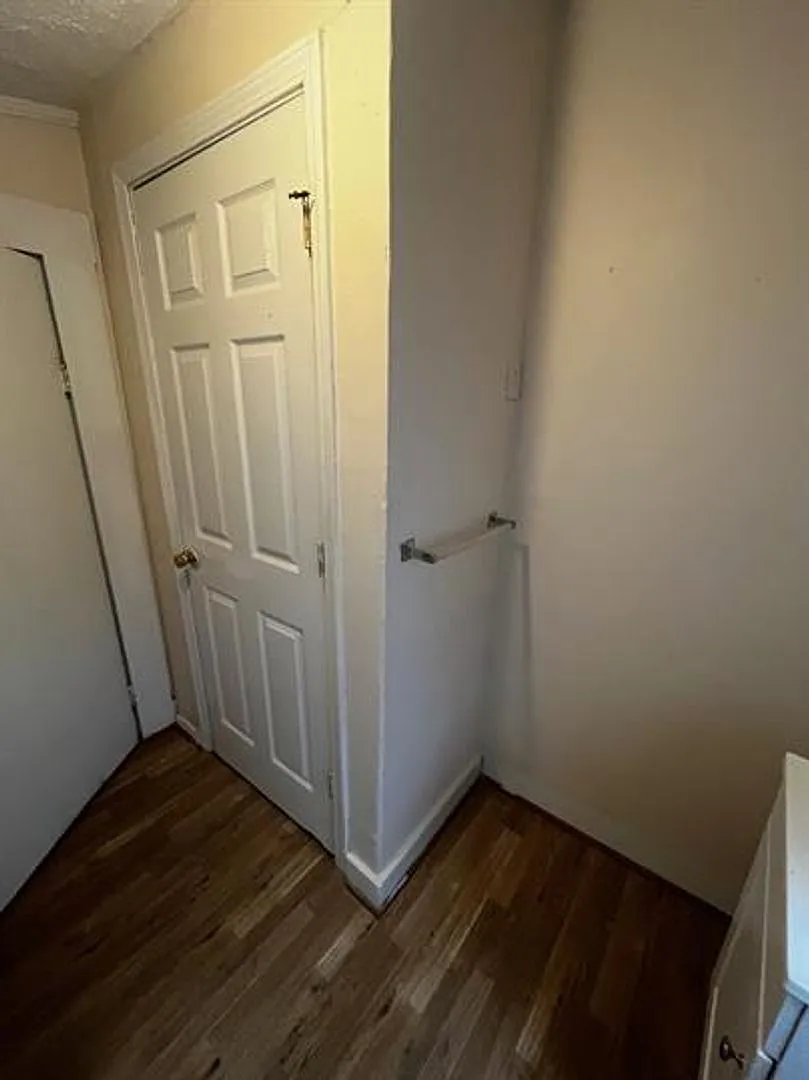 Charming 1 Bed, 1 Bath Home! — Photo 4