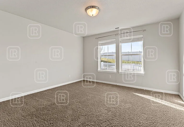 2211 N Oakland Ln — Photo 11